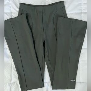 ALO yoga Zipper Flared pants